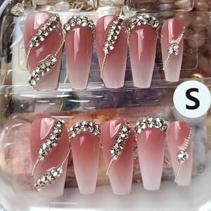 Elegant Pink Ombre Press-On Nail Set with Gemstones